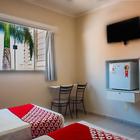 Oyo Cerrado Hotel, Campo Grande Campo Grande  Buitenkant foto A room at the hotel