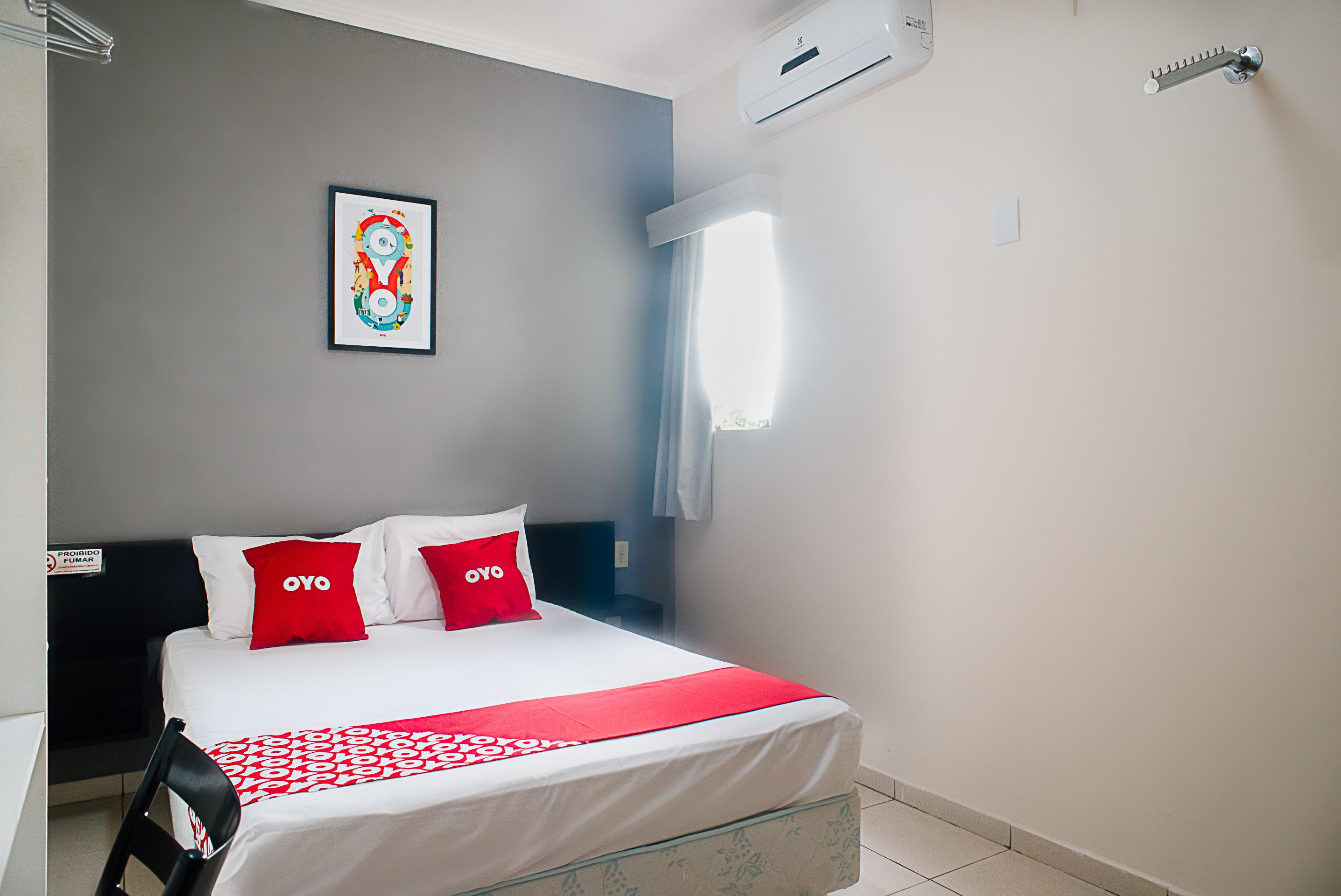 Oyo Cerrado Hotel, Campo Grande Campo Grande  Buitenkant foto A room at an OYO hotel in India