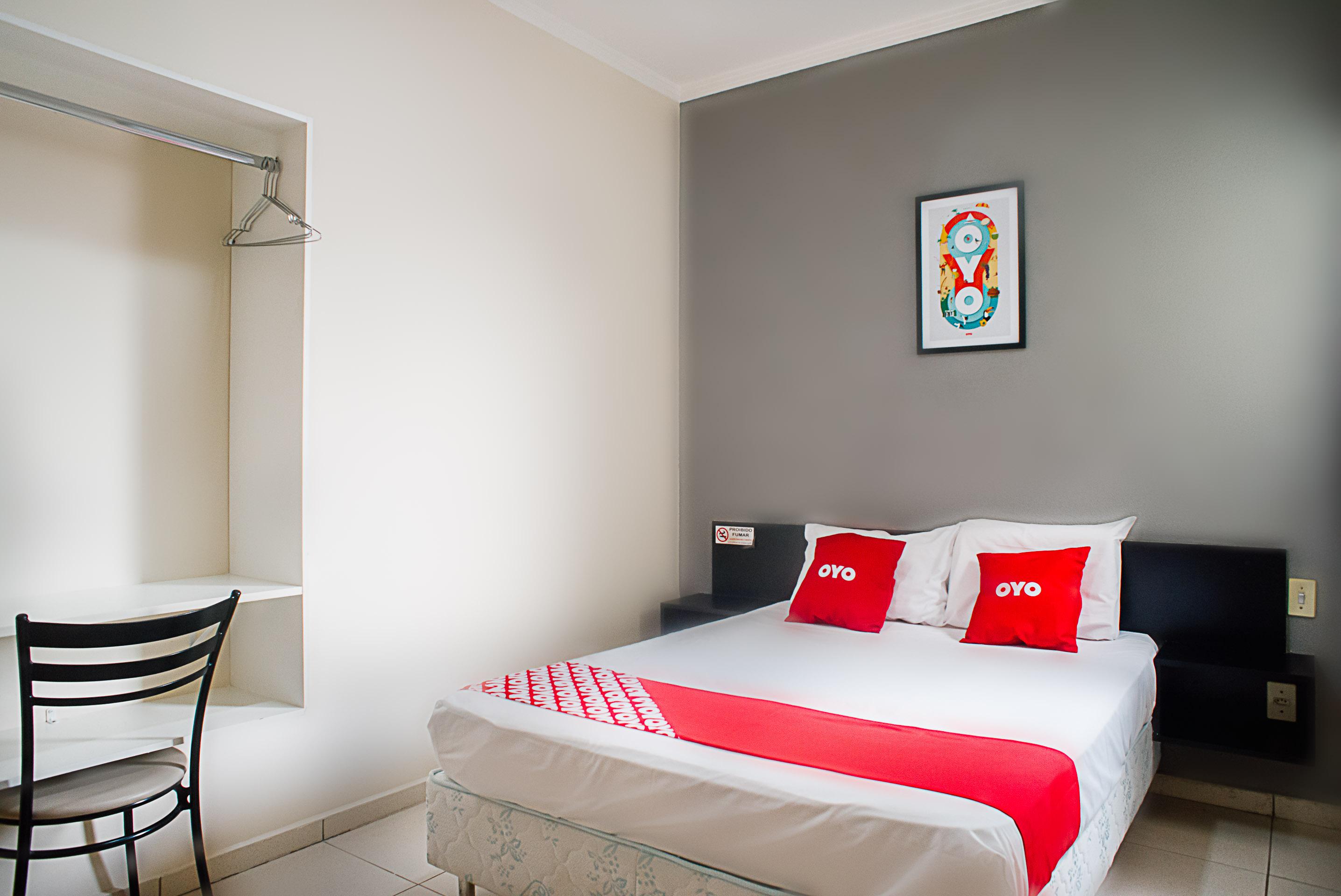 Oyo Cerrado Hotel, Campo Grande Campo Grande  Buitenkant foto A room at OYO Townhouse, Mysore