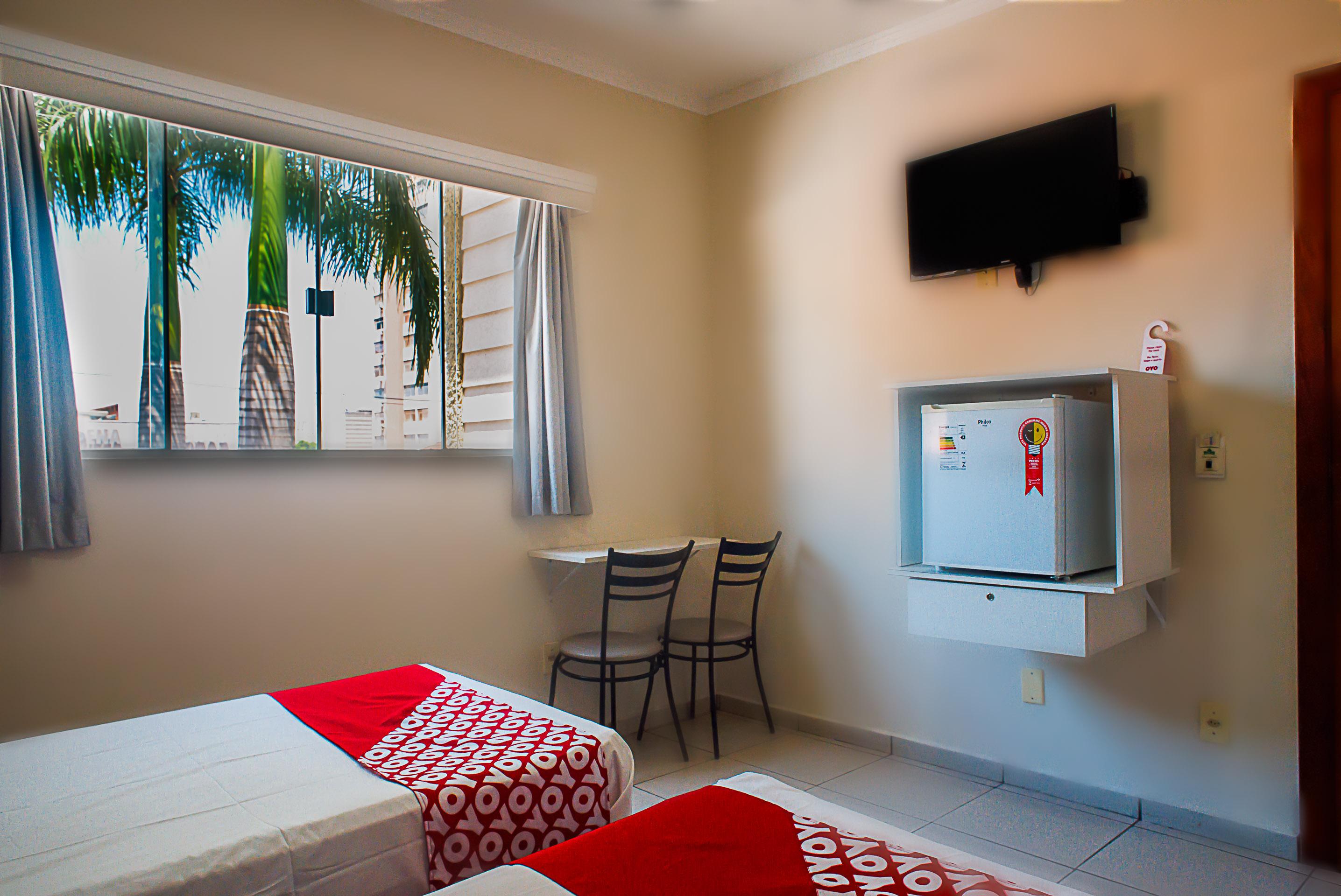 Oyo Cerrado Hotel, Campo Grande Campo Grande  Buitenkant foto A room at the hotel