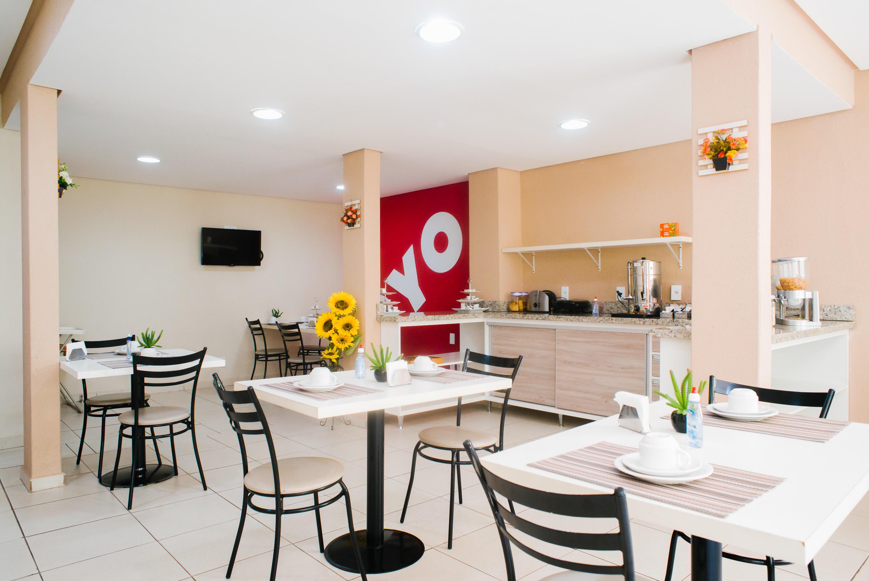 Oyo Cerrado Hotel, Campo Grande Campo Grande  Buitenkant foto Breakfast room